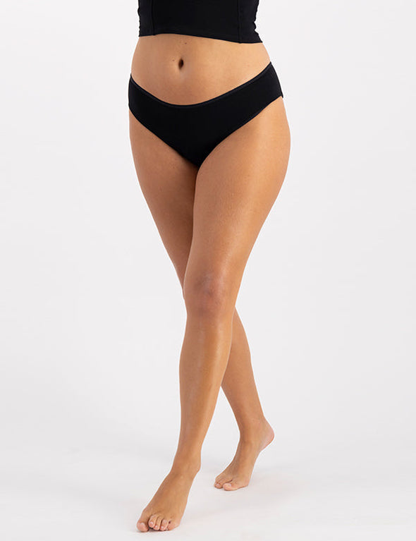 culotte menstruelle en coton bio maeve noir ebene mina storm